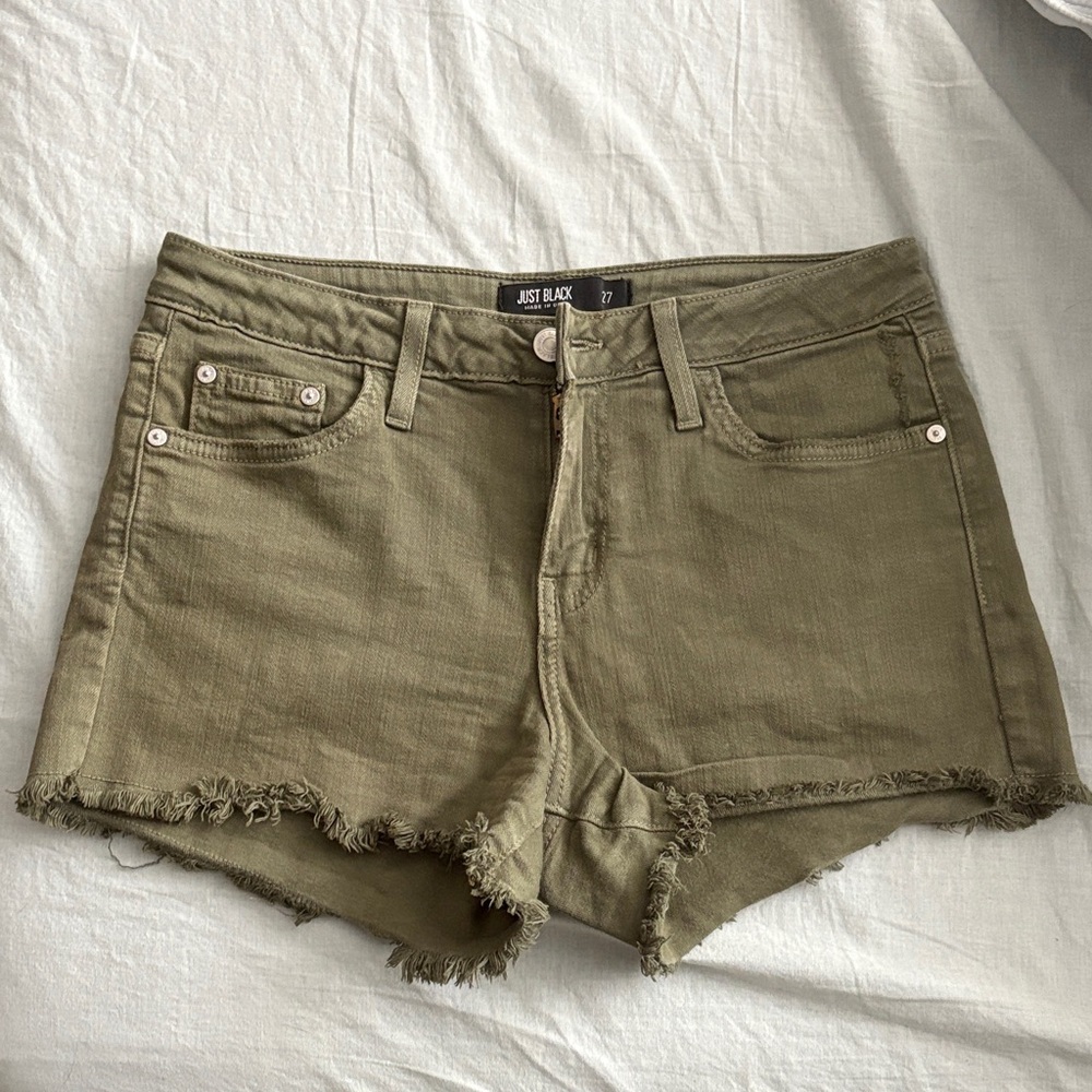 Just Black Women's Khaki Frayed Jean Shorts